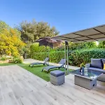 Villa Domaine Du Soleil, Vue Avec Piscine Le Lavandou