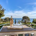 Domaine Du Soleil, Vue Avec Piscine Le Lavandou