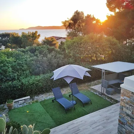 Villa Domaine Du Soleil, Vue Avec Piscine Le Lavandou
