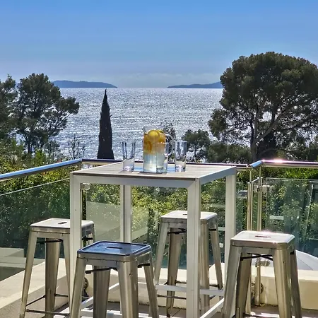 Domaine Du Soleil, Vue Avec Piscine Villa Le Lavandou