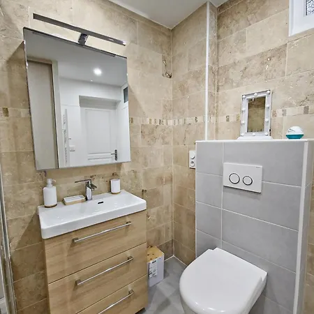 Domaine Du Soleil, Vue Avec Piscine Le Lavandou