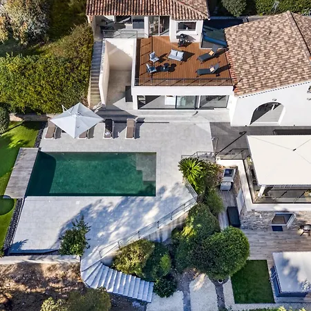 Domaine Du Soleil, Vue Avec Piscine Le Lavandou