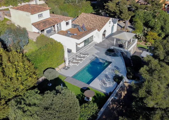 Domaine Du Soleil, Vue Avec Piscine *