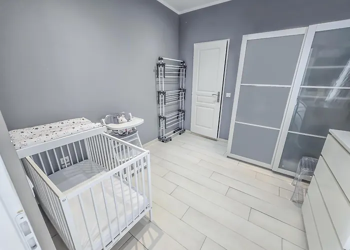 Domaine Du Soleil, Vue Avec Piscine * Le Lavandou