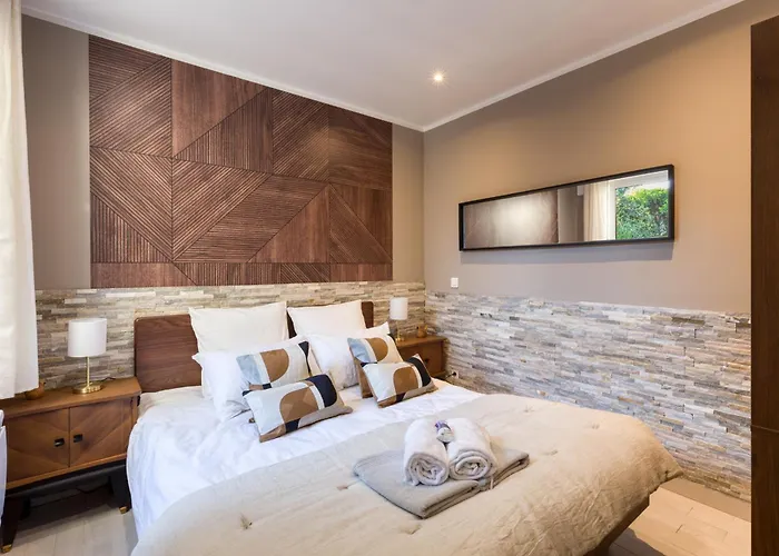 Villa Domaine Du Soleil, Vue Avec Piscine Le Lavandou