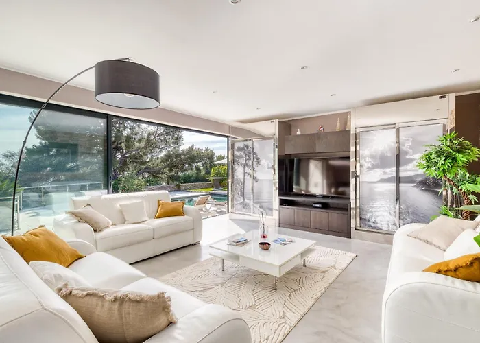 Villa Domaine Du Soleil, Vue Avec Piscine *